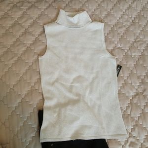 NWT Scott Taylor sleeveless turtleneck blouse